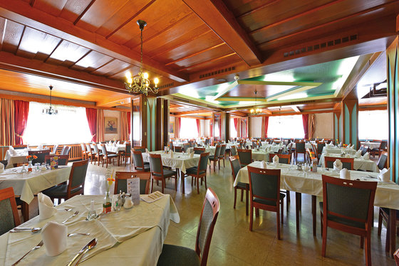Großer Speisesaal im Hotel Angerer-Hof